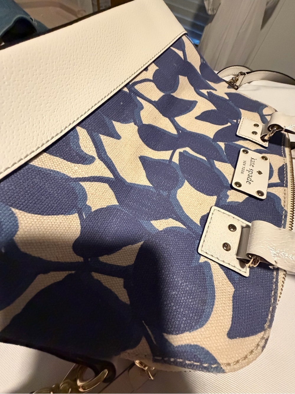 Kate Spade Wellesley Leaves
Canvas Rachelle Purse - Picture 15 of 16